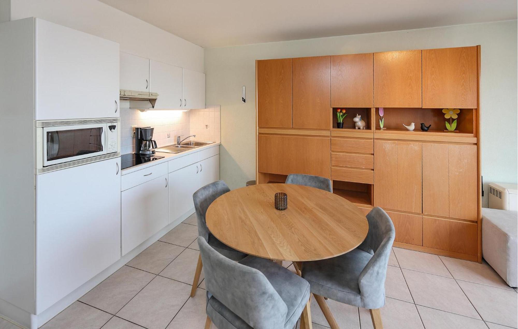 Awesome Apartment In Oostende With House Sea View Esterno foto